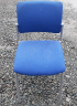 Židle modrá kancelářská, kulaté nohy (Blue office chair, round legs) 